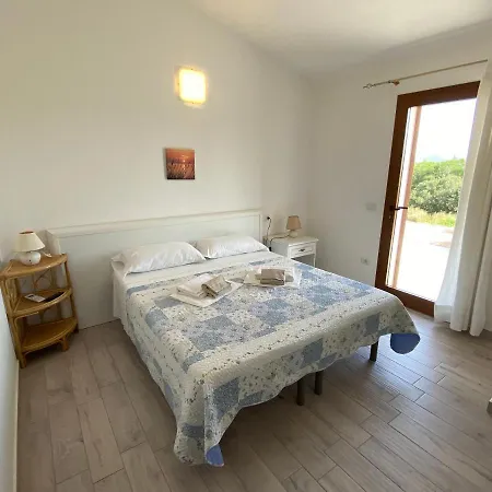 Molti Mari Bed & Breakfast