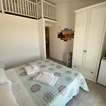 Molti Mari Bed & Breakfast