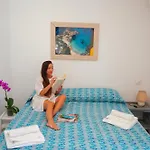 Molti Mari Oda ve Kahvaltı 3*