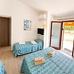 Molti Mari Bed & Breakfast