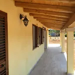 Molti Mari Bed & Breakfast