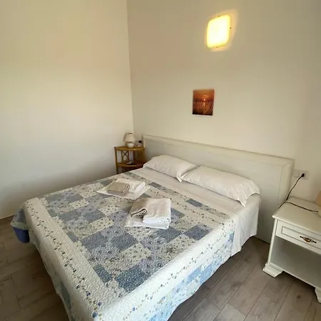 לינה וארוחת בוקר Molti Mari