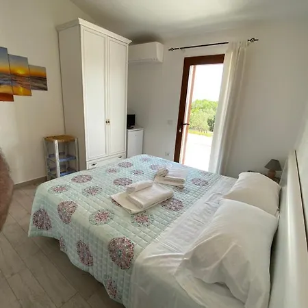 Molti Mari Bed & Breakfast 2*