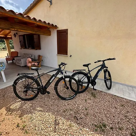 Bed and Breakfast Molti Mari B&B Retreat Όλμπια