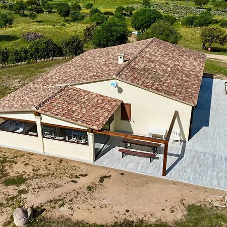 Alojamento de Acomodação e Pequeno-almoço Molti Mari B&B Retreat Olbia