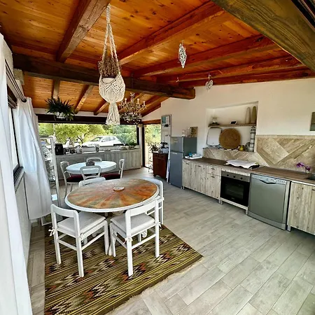 Nocleg ze śniadaniem Molti Mari Retreat 3*