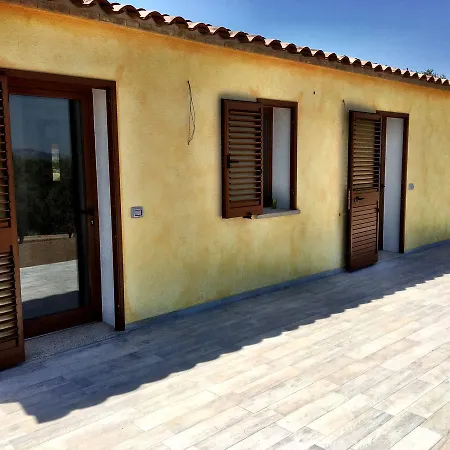 Bed & Breakfast Molti Mari B&B Retreat Olbia