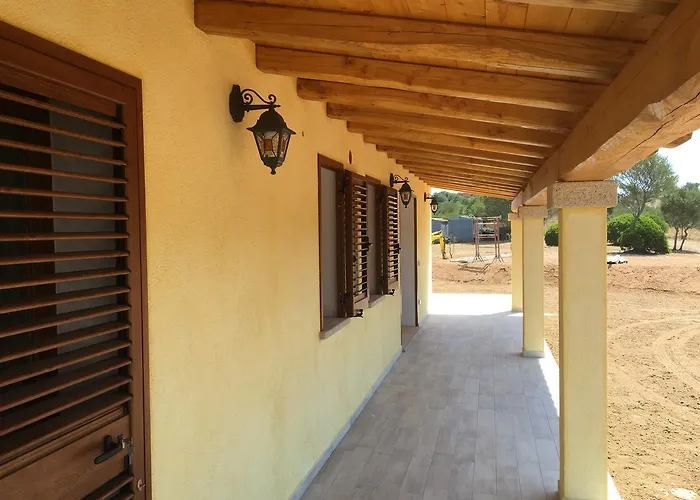 Molti Mari Bed & Breakfast